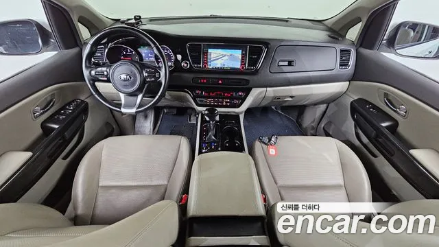 Kia Carnival 2016 thumb 12