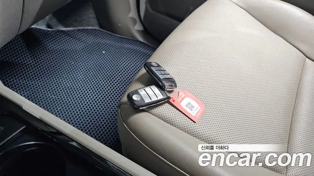Kia Carnival 2016 thumb 11
