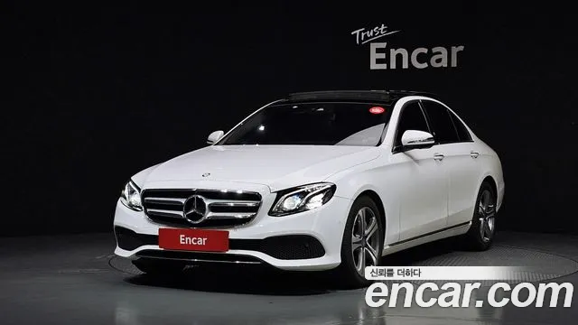 Mercedes-Benz E-Class 2016 thumb 9
