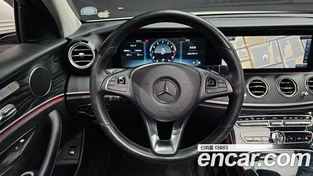 Mercedes-Benz E-Class 2016 thumb 6
