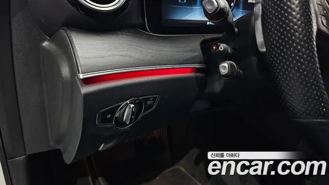 Mercedes-Benz E-Class 2016 thumb 5