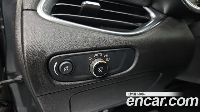 Chevrolet Malibu 2017 thumb 11