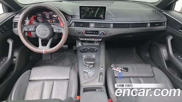 Audi A4 2019 thumb 4