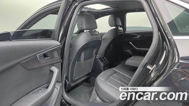 Audi A4 2019 thumb 3