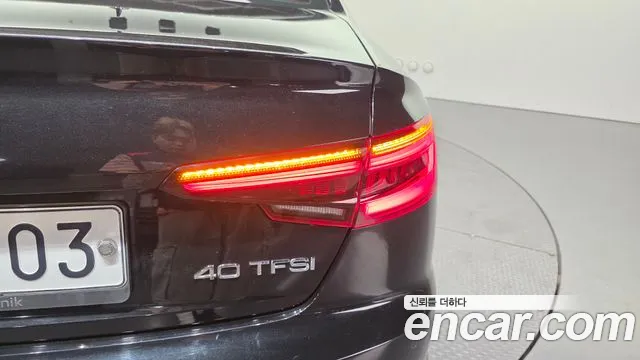 Audi A4 2019 thumb 11