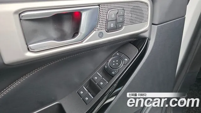 Ford Explorer 2021 thumb 7