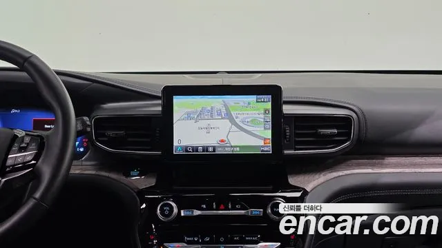 Ford Explorer 2021 thumb 3