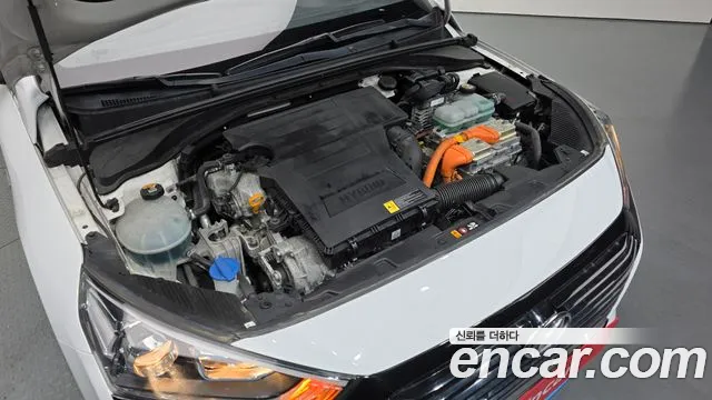 Hyundai Ioniq Hybrid 2019 thumb 9
