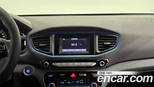 Hyundai Ioniq Hybrid 2019 thumb 3