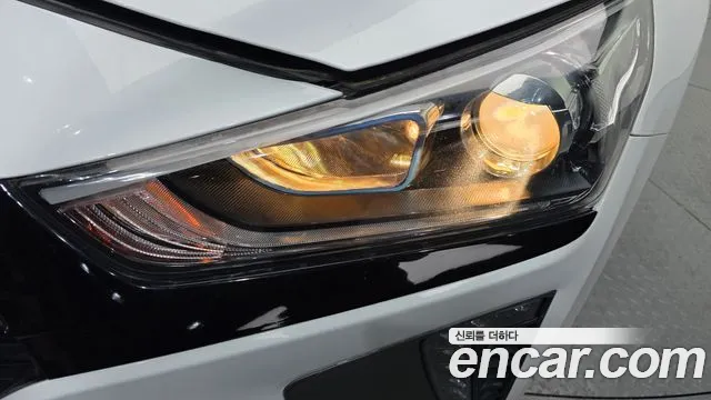Hyundai Ioniq Hybrid 2019 thumb 10