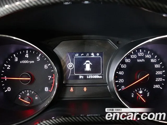 Kia Carnival 2015 thumb 4
