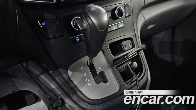 Hyundai Staria 2015 thumb 9