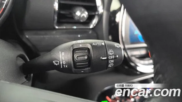 Mini Cooper Clubman 2018 thumb 3
