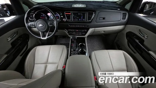 Kia Carnival 2019 thumb 3