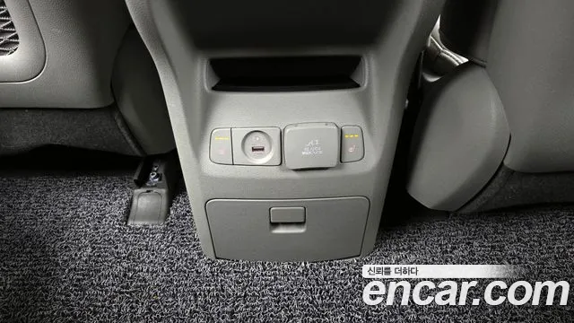 Kia Carnival 2019 thumb 6