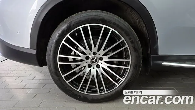 Mercedes-Benz GLC 2023 thumb 3