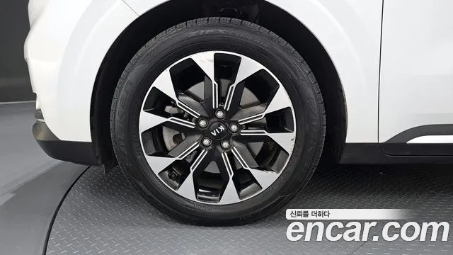 Kia Carnival 2021 thumb 9