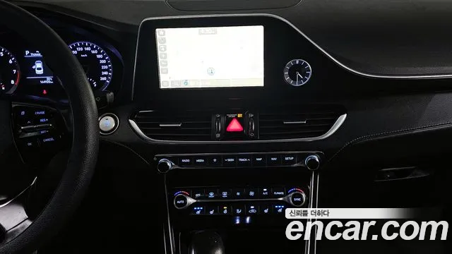 Hyundai Grandeur 2017 thumb 4