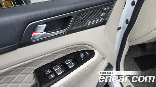 KGM Rexton 2019 thumb 11