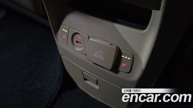 Kia Carnival 2016 thumb 10