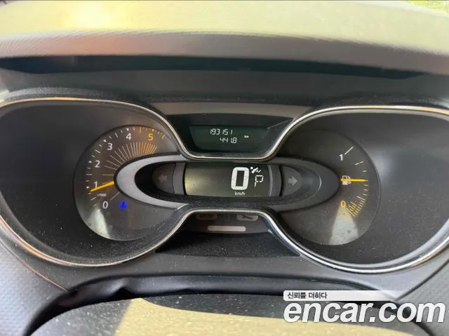 Renault QM3 2015 thumb 2