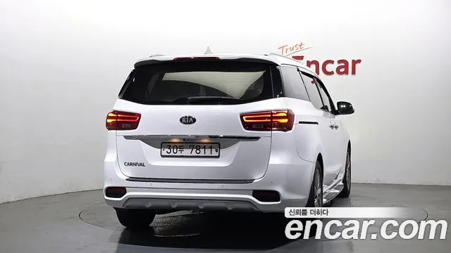 Kia Carnival 2019 thumb 2