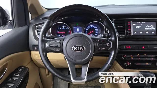 Kia Carnival 2019 thumb 3