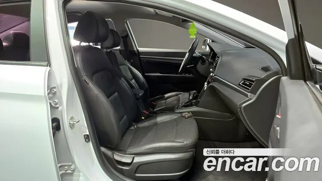 Hyundai Elantra 2019 thumb 5