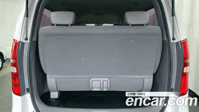 Hyundai Staria 2018 thumb 4