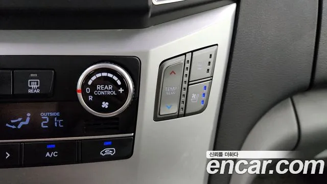 Hyundai Staria 2018 thumb 10