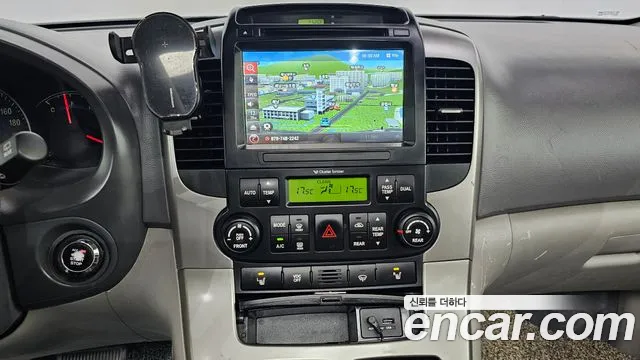 Kia Canival 2011 thumb 4