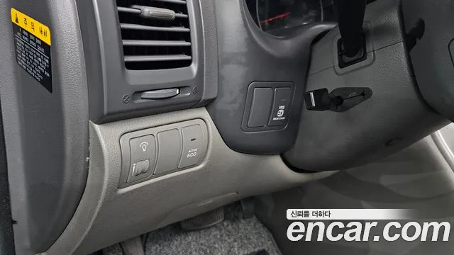 Kia Canival 2011 thumb 3