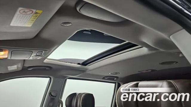 Kia Canival 2011 thumb 12