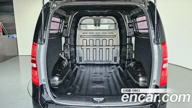Hyundai Staria 2017 thumb 5