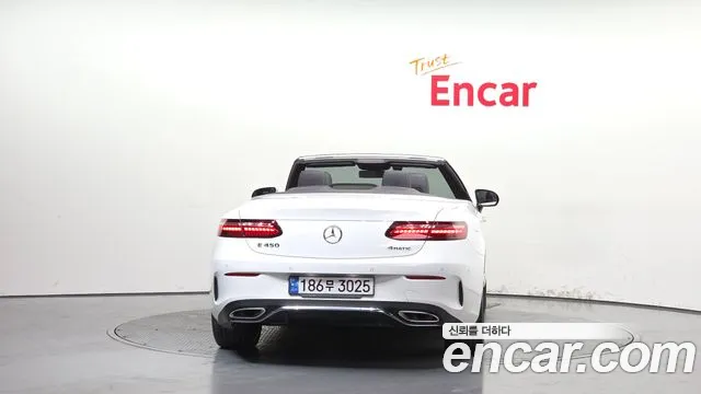 Mercedes-Benz E-Class 2022 thumb 9