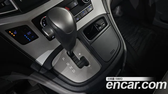 Hyundai Staria 2017 thumb 8