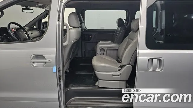 Hyundai Staria 2017 thumb 11