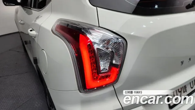 KGM Tivoli 2015 thumb 10