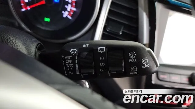 KGM Tivoli 2015 thumb 8