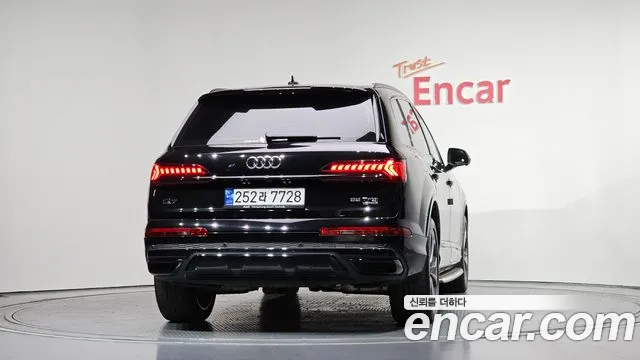 Audi Q7 2023 thumb 5