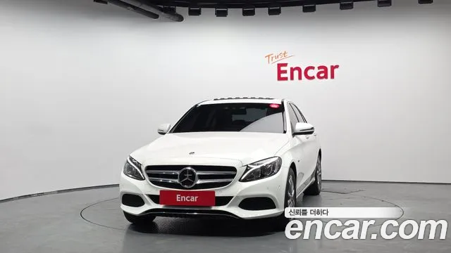 Mercedes-Benz C-Class 2018 thumb 11