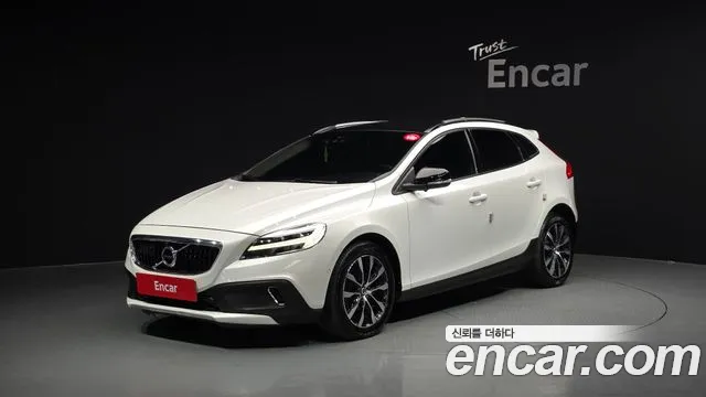 Volvo V40 Cross Country 2019 thumb 9