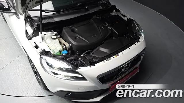 Volvo V40 Cross Country 2019 thumb 10