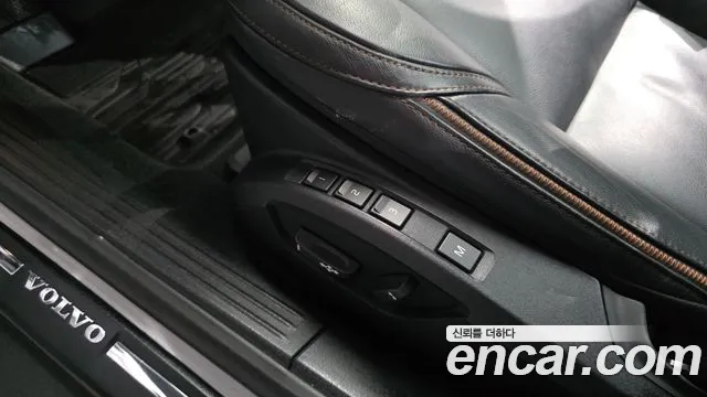 Volvo V40 Cross Country 2019 thumb 6