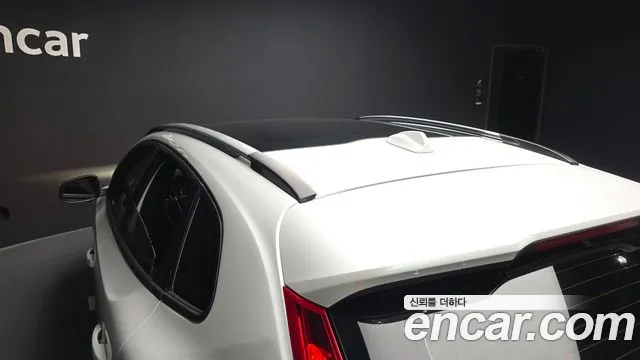 Volvo V40 Cross Country 2019 thumb 3