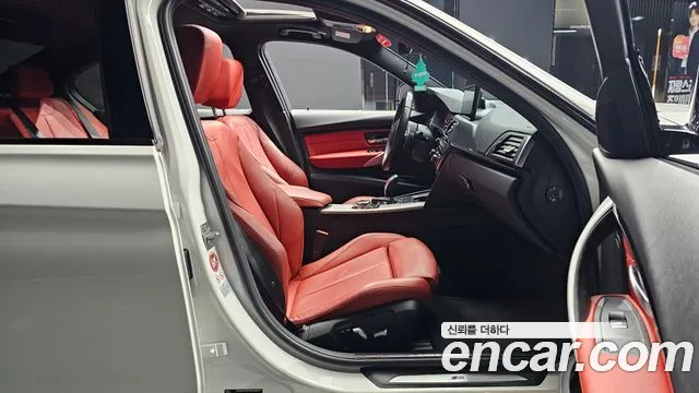 BMW 3 серии 2016 thumb 6