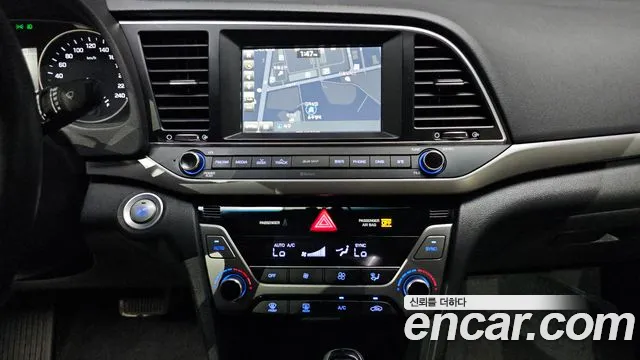 Hyundai Avante 2017 thumb 11