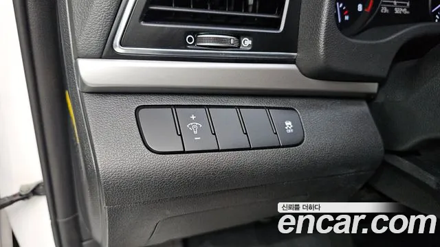 Hyundai Avante 2017 thumb 7