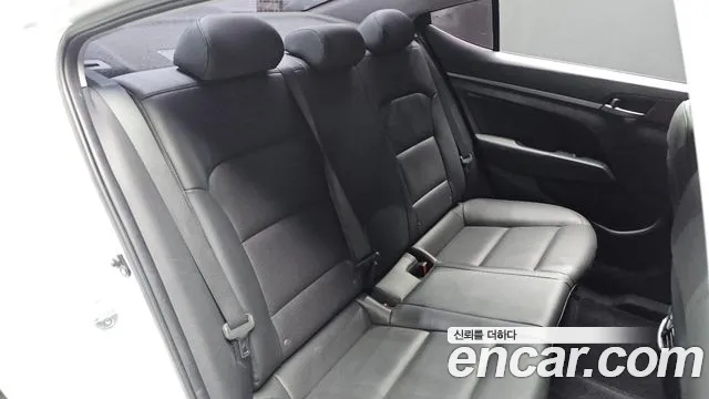 Hyundai Avante 2017 thumb 8