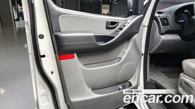 Hyundai Staria 2019 thumb 11